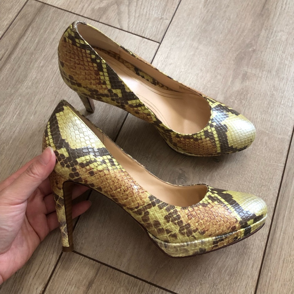 Size 6 Cole Haan Air Cushion Snakeskin Heel Pumps